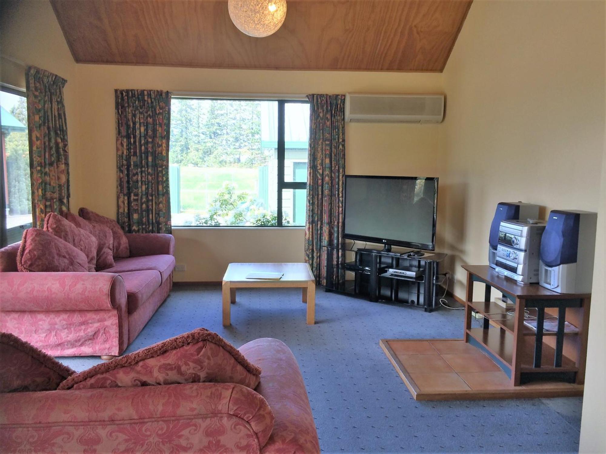 Cedar Chalets And Barkers Lodge เมทเว็น ห้อง รูปภาพ