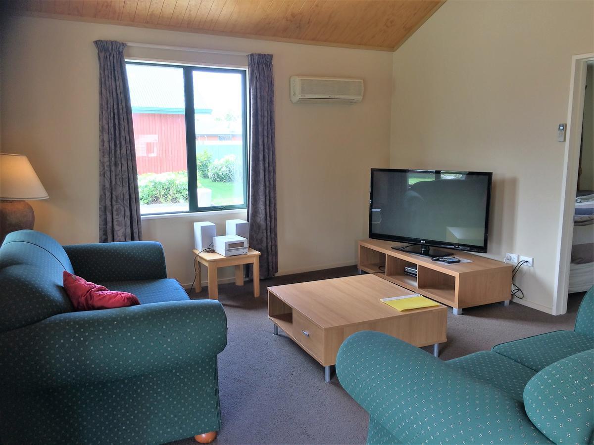 Cedar Chalets And Barkers Lodge เมทเว็น ภายนอก รูปภาพ
