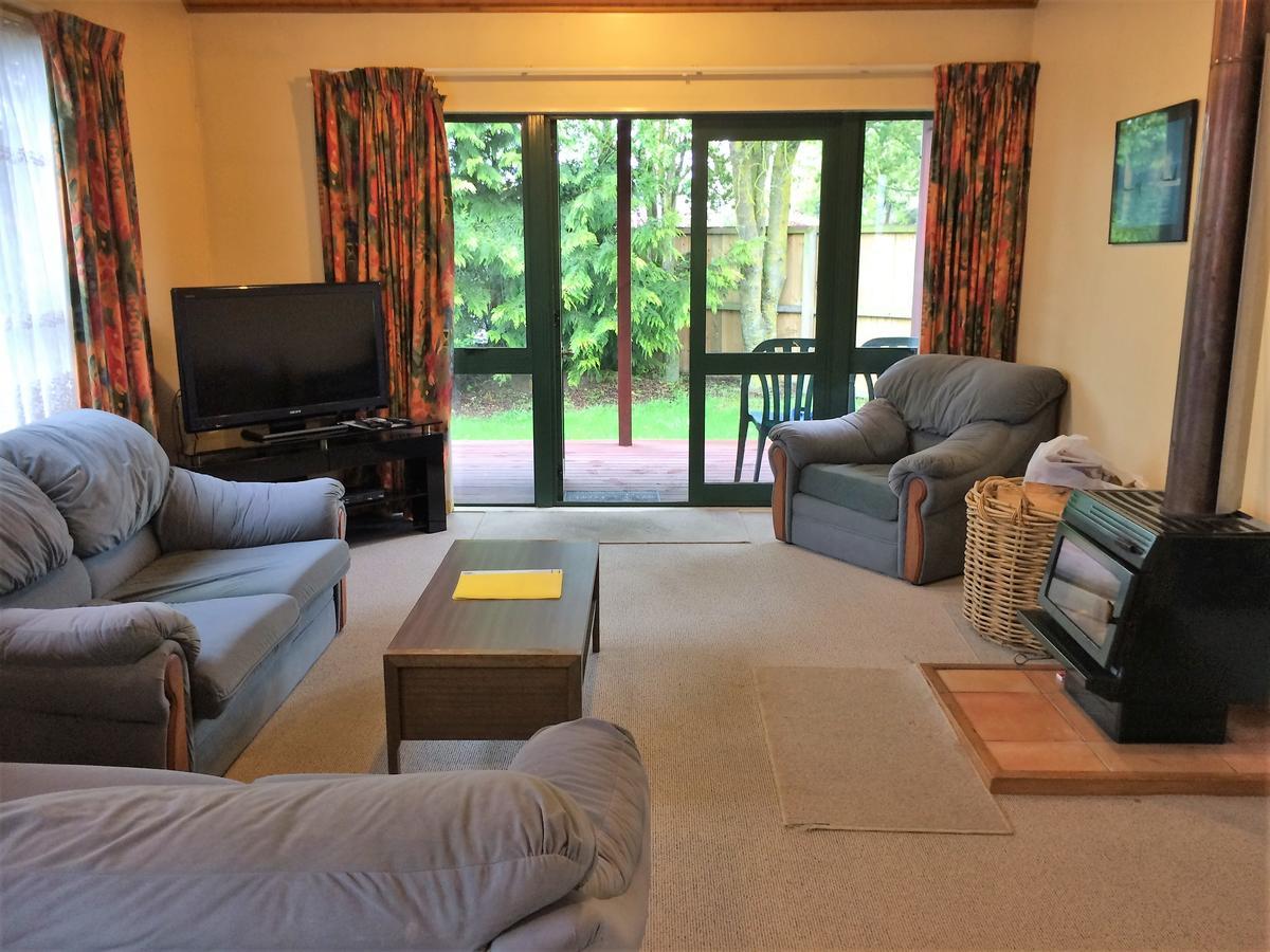 Cedar Chalets And Barkers Lodge เมทเว็น ห้อง รูปภาพ