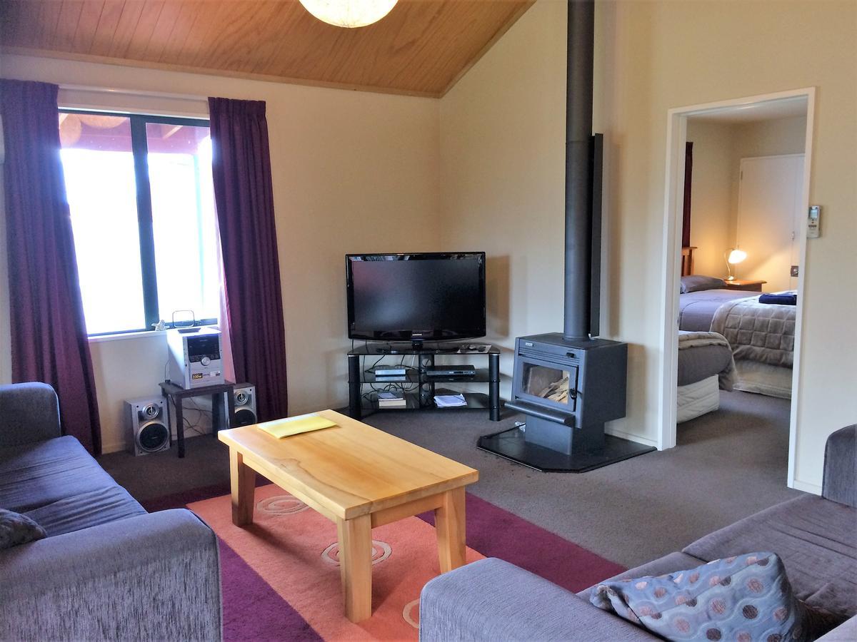 Cedar Chalets And Barkers Lodge เมทเว็น ภายนอก รูปภาพ