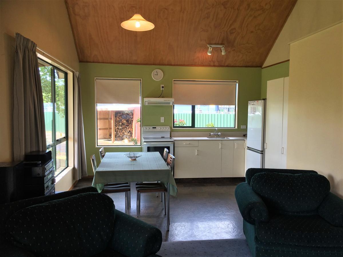 Cedar Chalets And Barkers Lodge เมทเว็น ภายนอก รูปภาพ